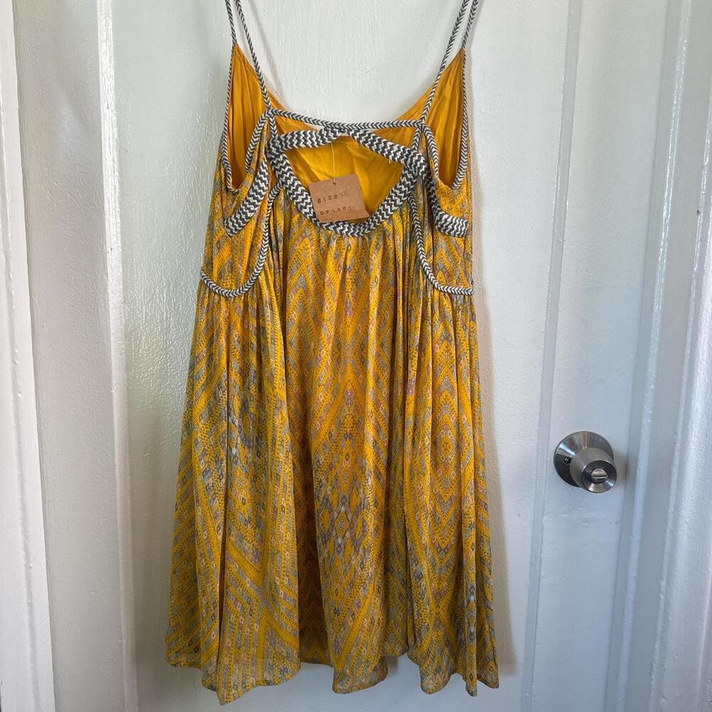 A Very Pretty Yellow - image 3